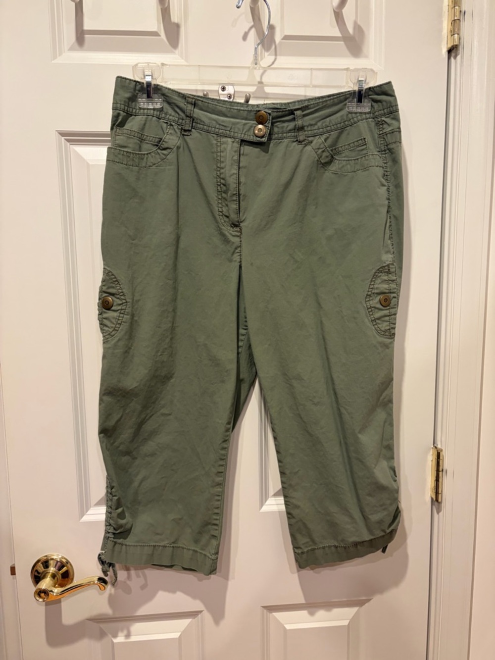 Larry Levine Olive Green Cargo Capri Pants, Size 12